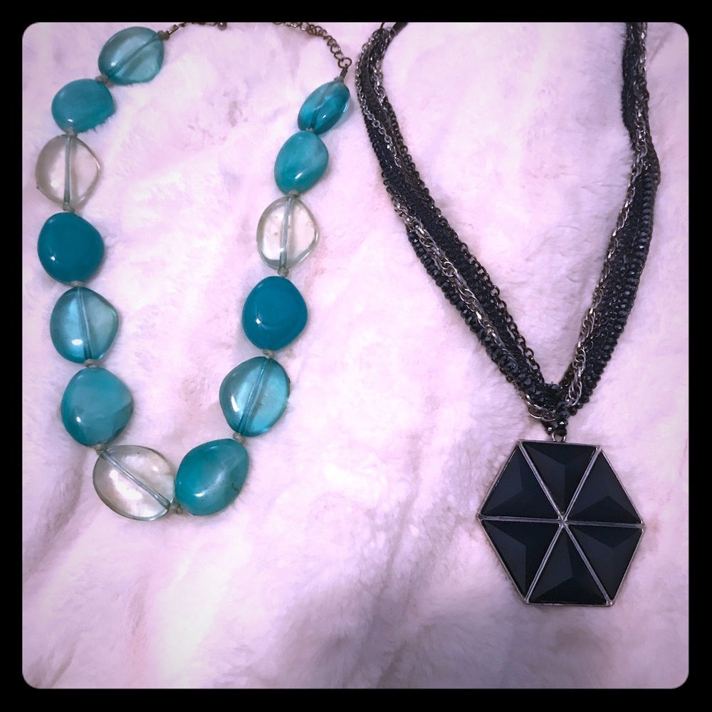 2 Colored Necklaces